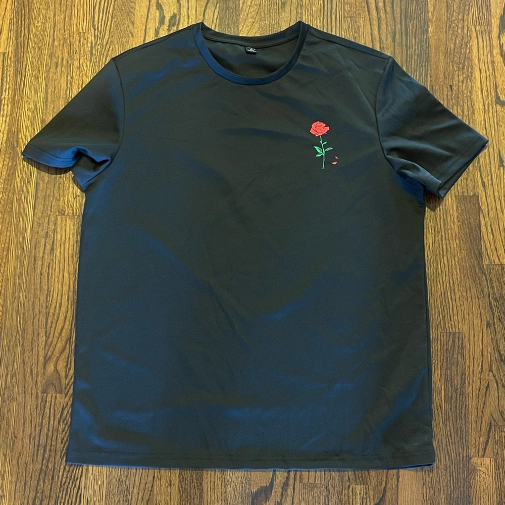 Black rose tee size XXL new